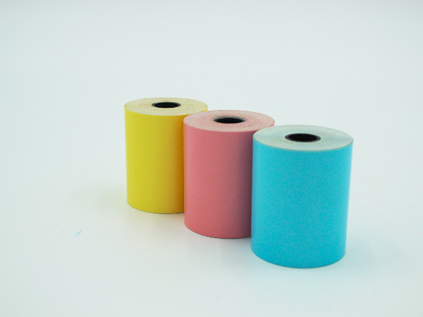 在廠家定制的不干膠標簽有何優勢